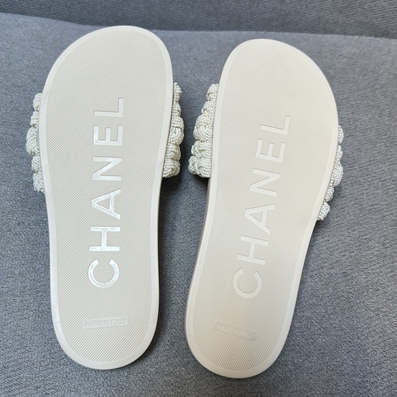 Chanel Pearl Slides - Picture 2 of 2